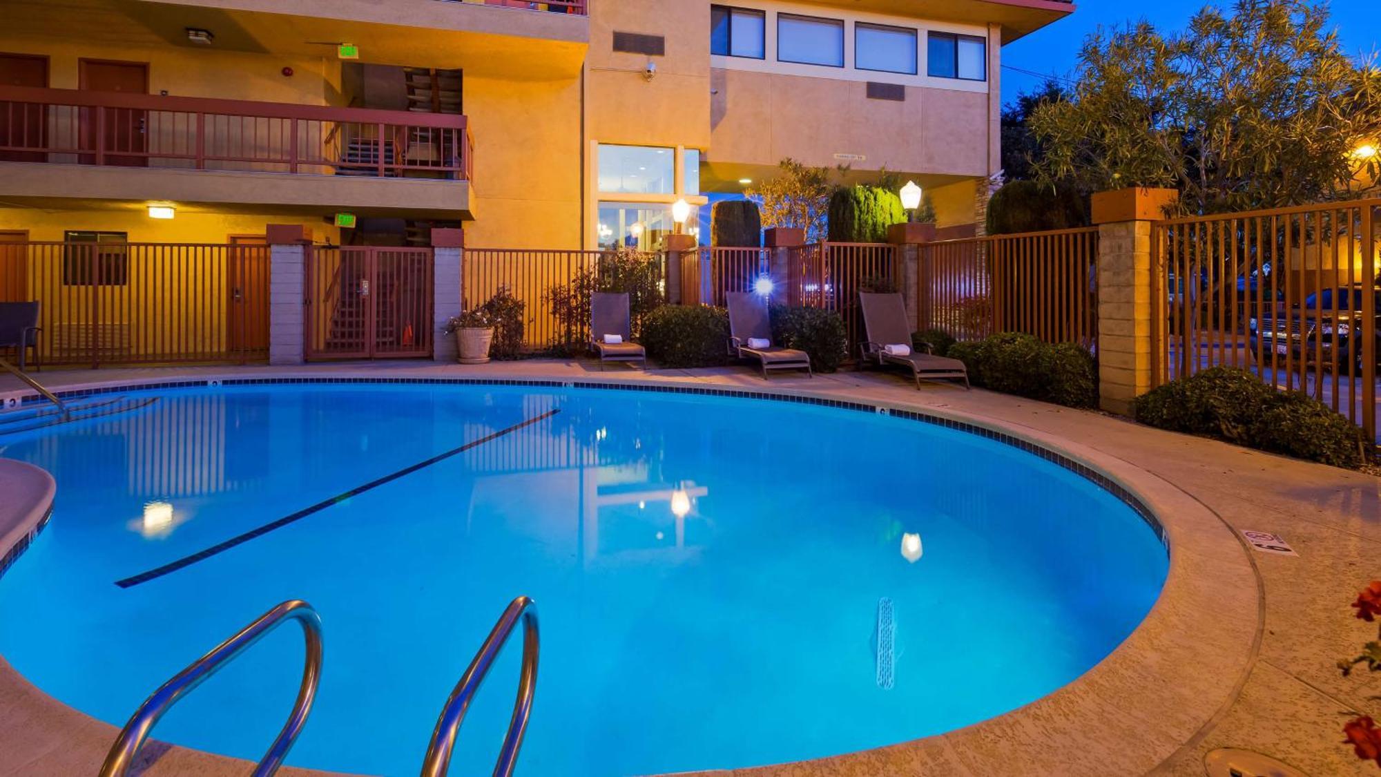 Best Western Plus Inn Of Hayward Exteriér fotografie